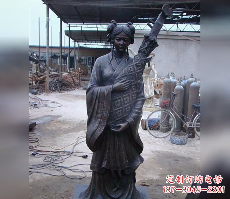 南京“爱与梦想——女性雕塑”