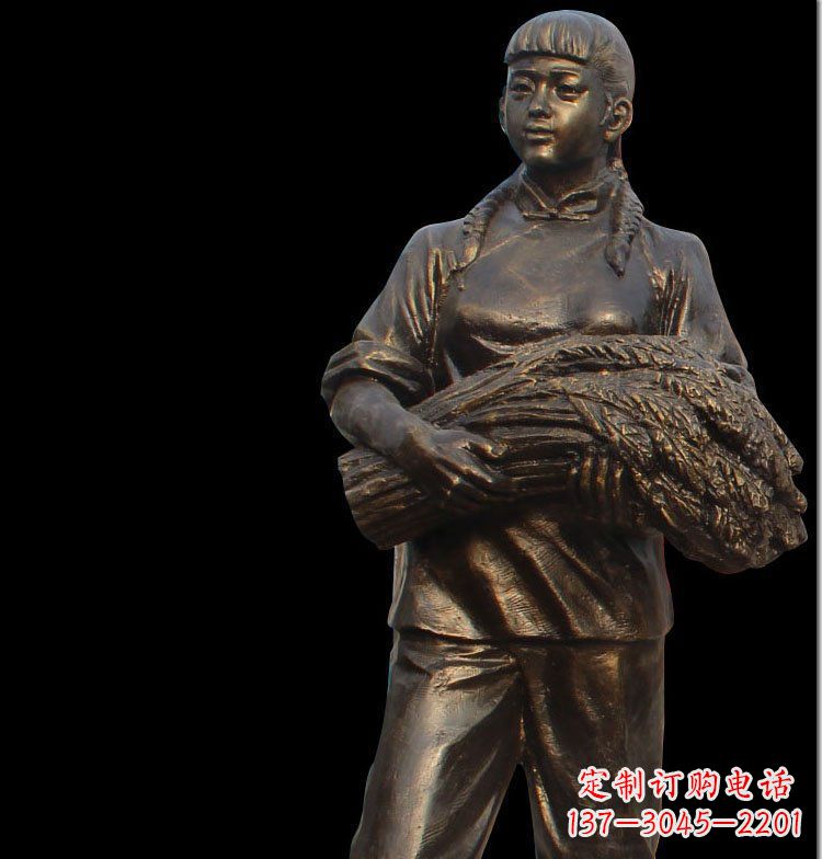 南京抱着稻谷的女人农场人物铜雕
