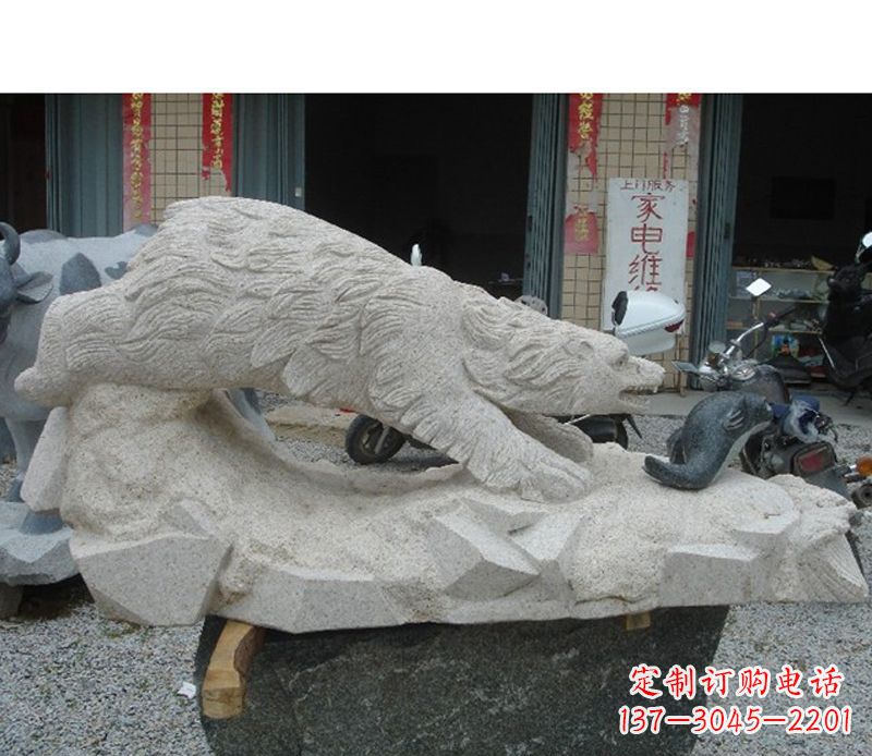 南京北极熊精灵精致细腻的雕塑装饰