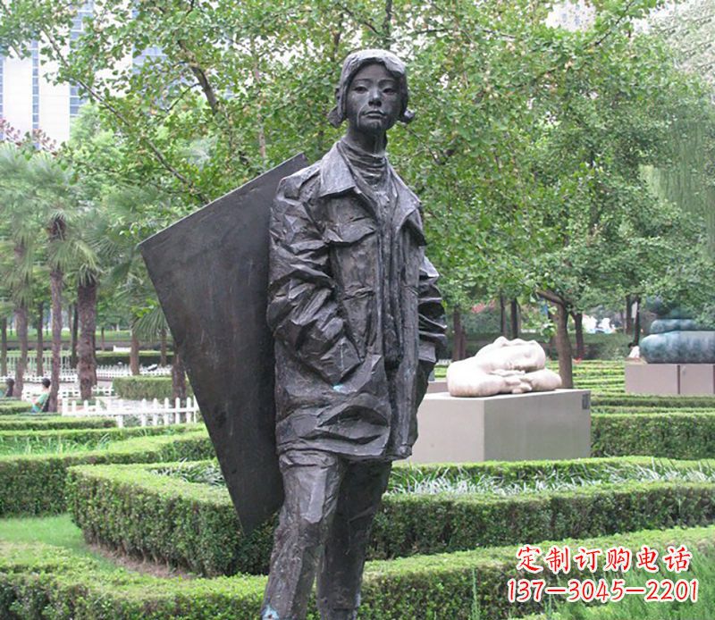 南京少女的坚强与美丽——铜雕少女公园人物
