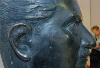 南京20世纪存在主义哲学的创始人马丁·海德格尔头像铜雕
