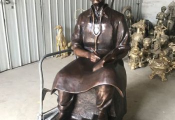 南京白求恩坐姿纯铜雕塑赞颂英雄的象征