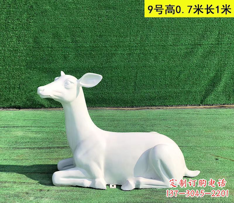 南京玻璃钢白色小鹿动物雕塑