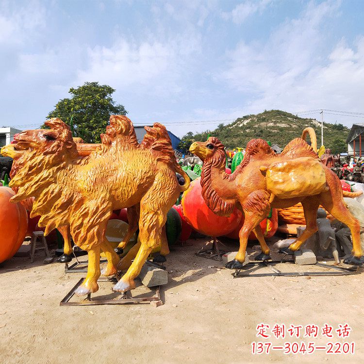 南京玻璃钢彩绘仿真骆驼雕塑艺术之美的完美呈现