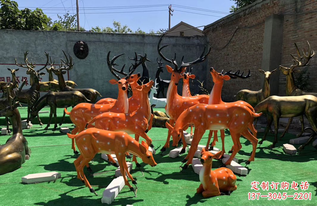 南京玻璃钢彩绘梅花鹿雕塑别墅庭院仿真动物摆件