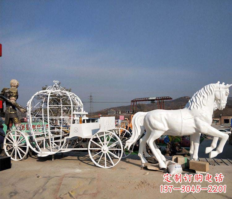 南京玻璃钢城市马车雕塑