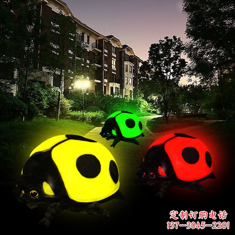南京玻璃钢发光七星瓢虫雕塑璀璨夺目的夜景