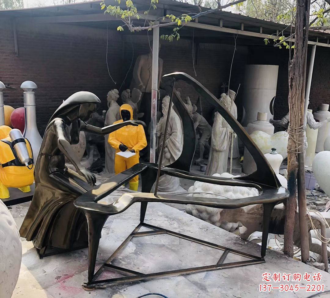 南京玻璃钢仿铜抽象弹钢琴雕塑公园景观摆件