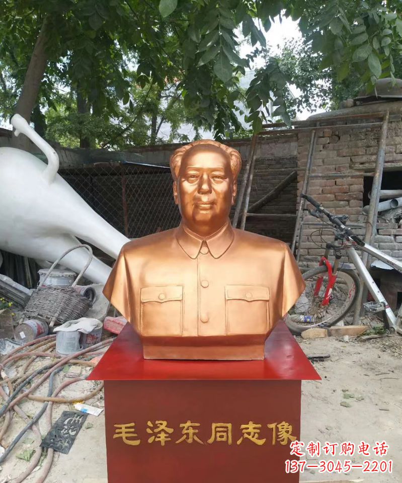 南京玻璃钢毛泽东雕塑表达伟大领袖的精神魅力