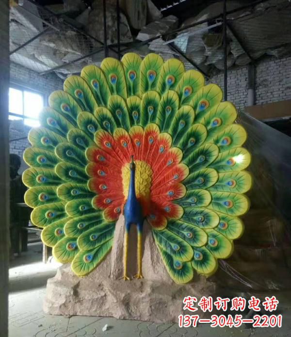 南京玻璃钢制作的孔雀雕塑