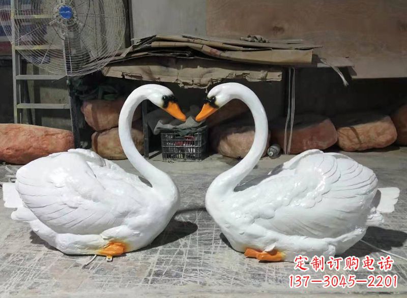 南京玻璃钢仿真发光天鹅雕塑