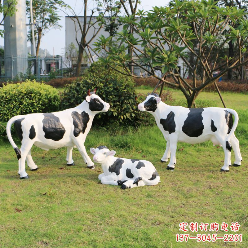 南京玻璃钢仿真奶牛雕塑
