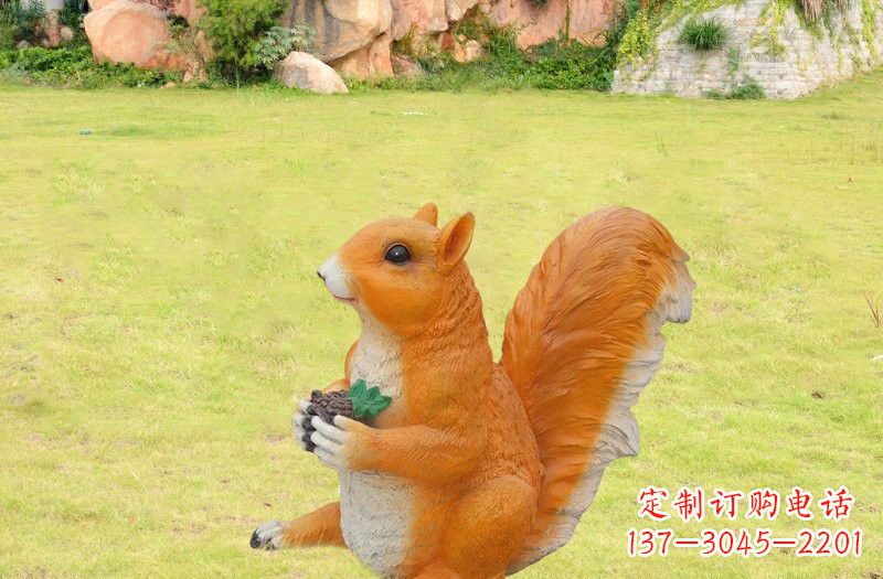 南京玻璃钢制作的松鼠雕塑