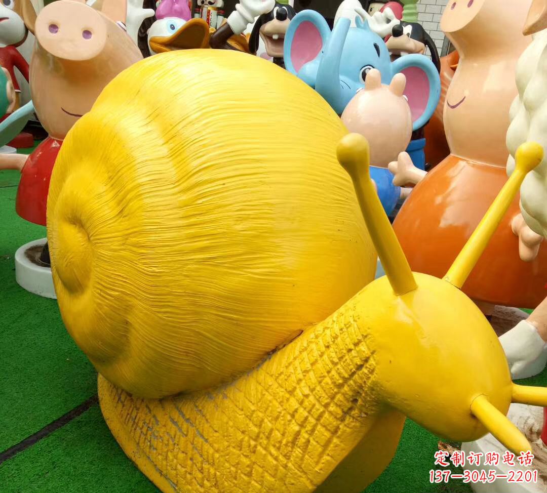 南京玻璃钢制蜗牛雕塑——精致美观的公园景观