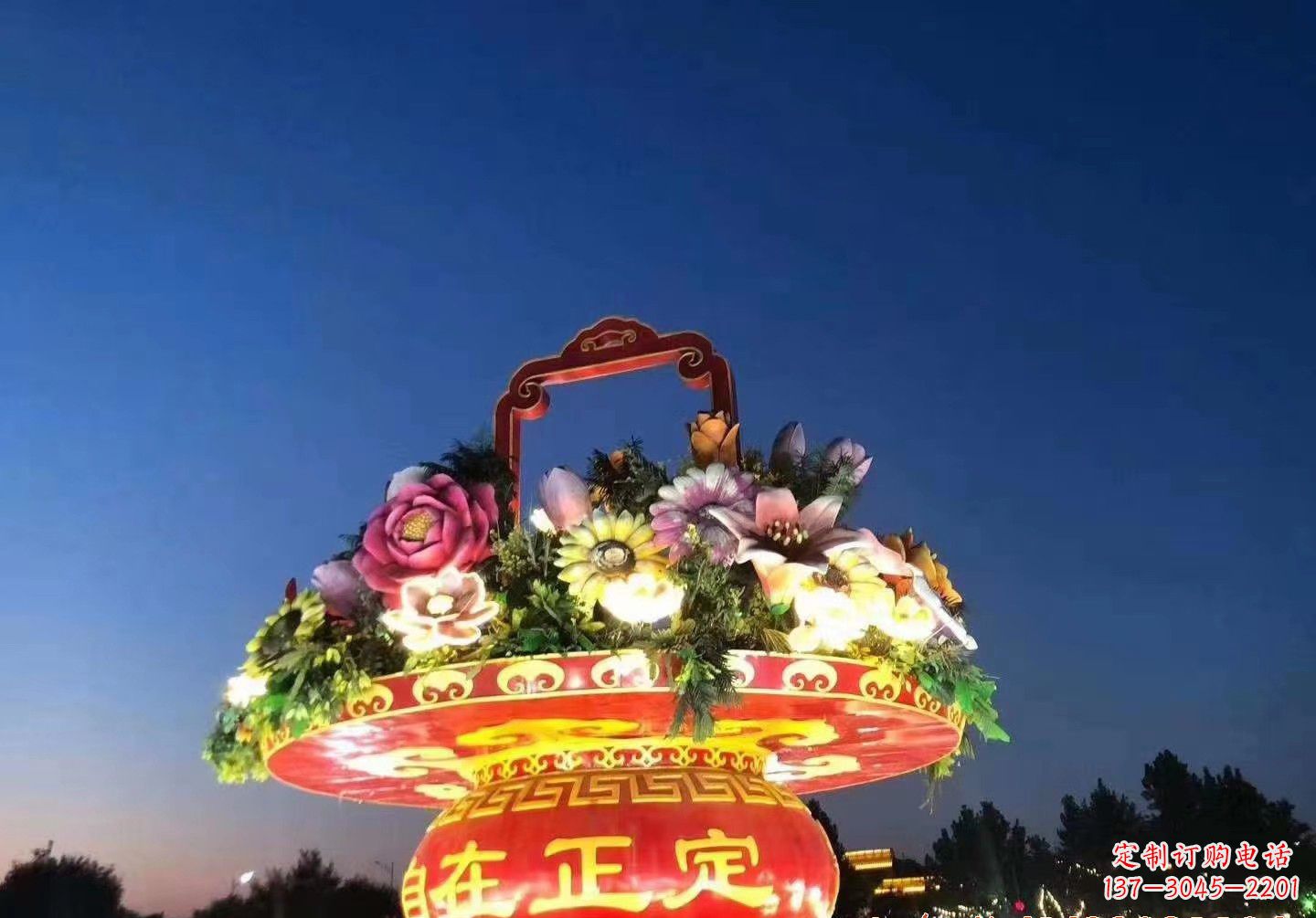 南京玻璃钢花篮景观雕塑让美景永恒