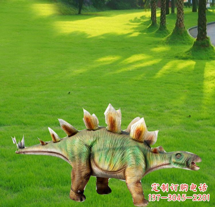 南京仿真恐龙雕塑玻璃钢棘背龙