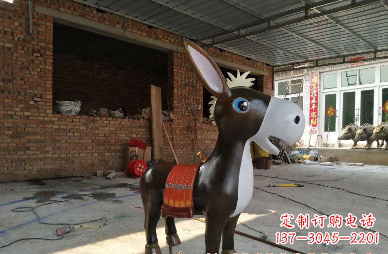 南京玻璃钢毛驴雕塑一种抒情的艺术形式