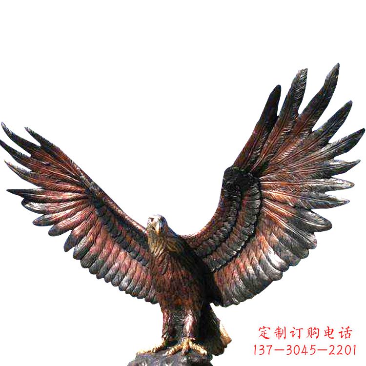 南京玻璃钢老鹰雕塑传承传统的铜雕艺术
