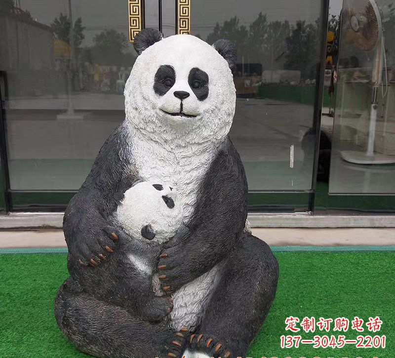 南京玻璃钢制熊猫雕塑——传承中华文化精髓