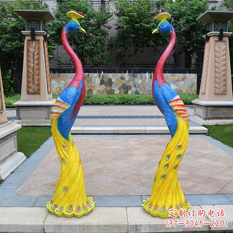 南京玻璃钢制精美孔雀雕塑