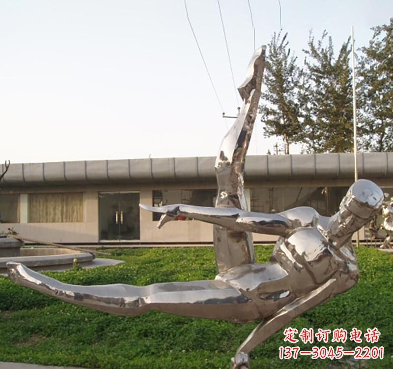 南京不锈钢马给人们带来激情和勇气
