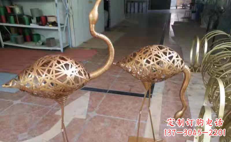 南京仙鹤雕塑以不锈钢编制而成