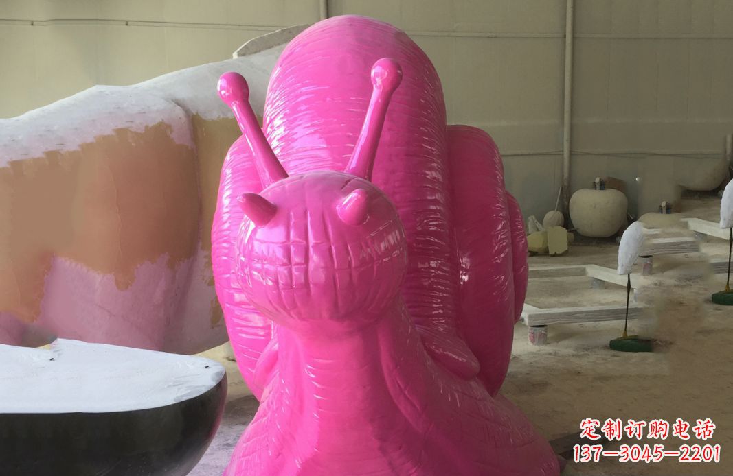 南京不锈钢彩绘蜗牛雕塑给公园景观增添点缀