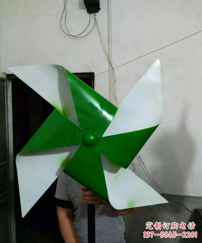 南京不锈钢彩色风车雕塑