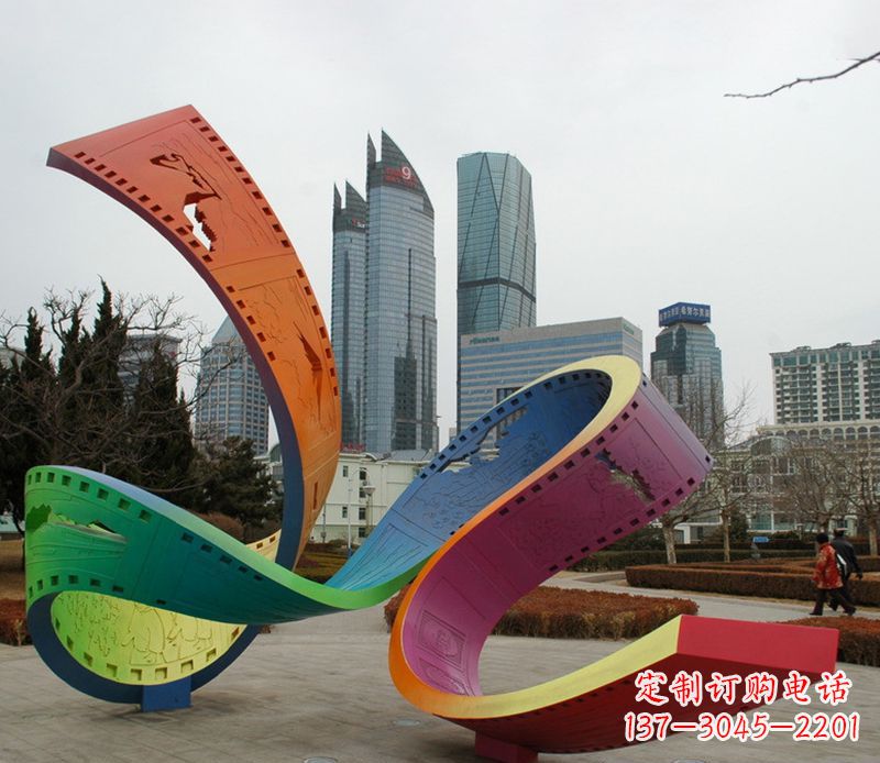 南京不锈钢彩色胶卷雕塑