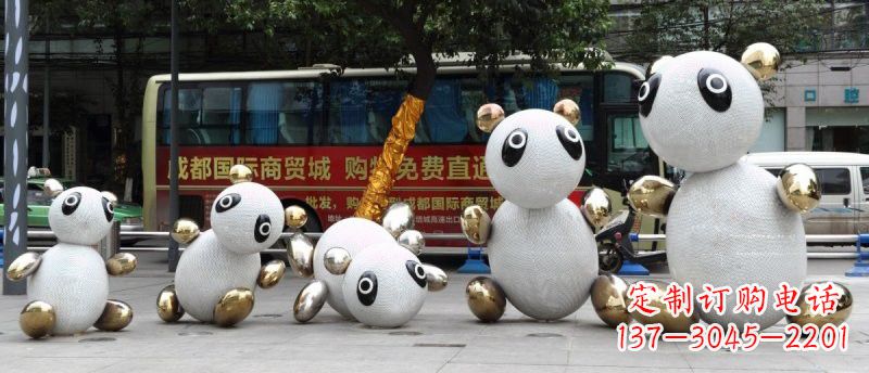 南京不锈钢城市抽象熊猫雕塑