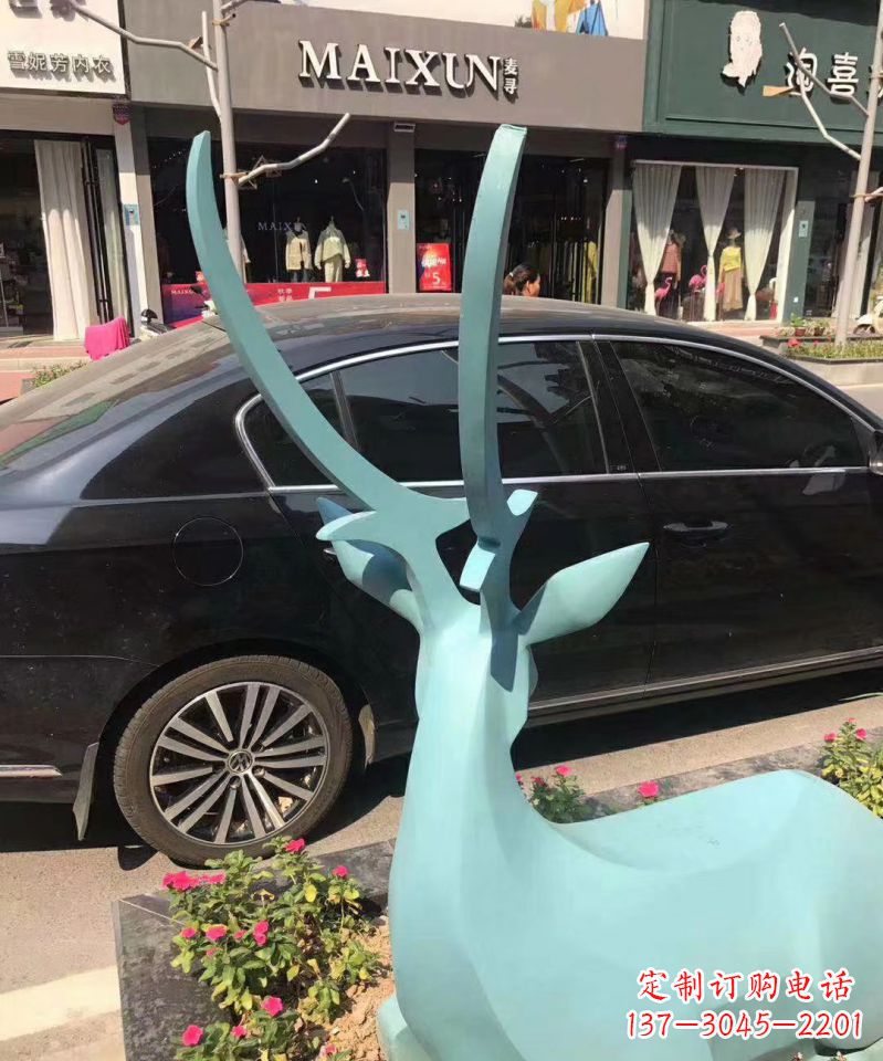 南京不锈钢城市小鹿雕塑精心雕刻的艺术精品