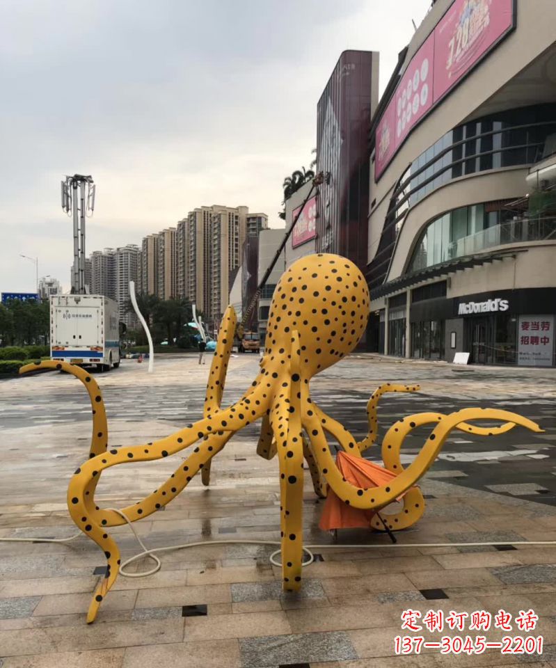 南京不锈钢章鱼雕塑一座海洋之城的标志