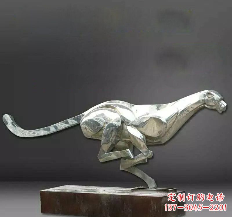 南京不锈钢抽象奔跑的豹子雕塑