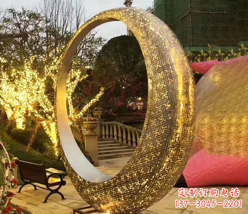南京不锈钢发光月亮雕塑艺术与科技的结合