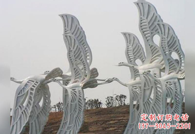 南京仙鹤雕塑融入不锈钢的飞翔之美