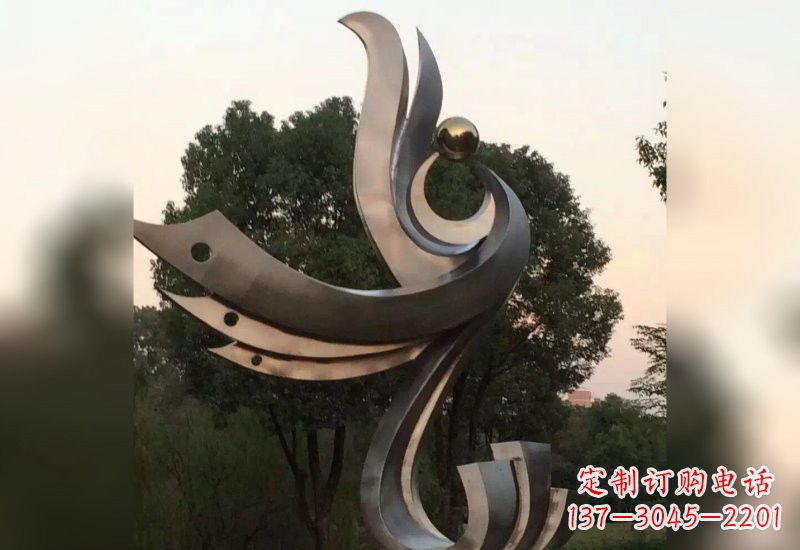 南京不锈钢凤凰雕塑象征着活力与美丽