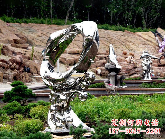 南京不锈钢海豚雕塑——精致的艺术品
