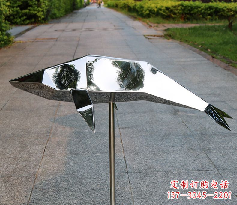 南京不锈钢海豚雕塑令人惊叹的精致艺术品