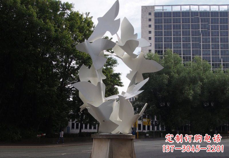 南京美丽而宁静的不锈钢和平鸽雕塑
