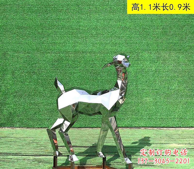 南京不锈钢小鹿雕塑精致而可爱