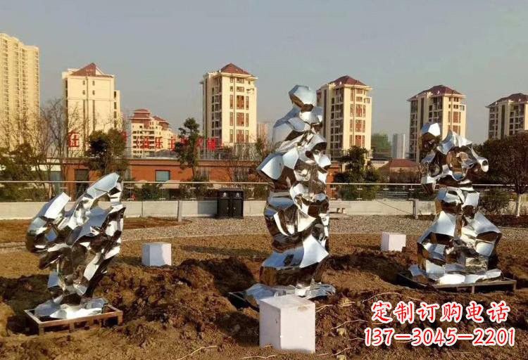 南京不锈钢太湖石雕塑给人以美的视觉体验