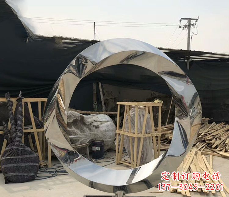 南京不锈钢抽象镜面圆环雕塑