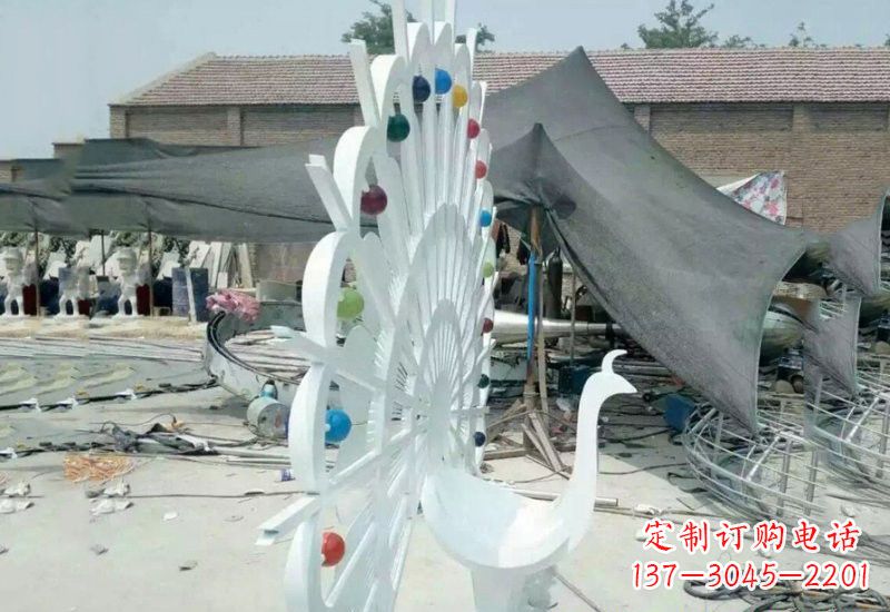 南京不锈钢抽象孔雀雕塑 (3)
