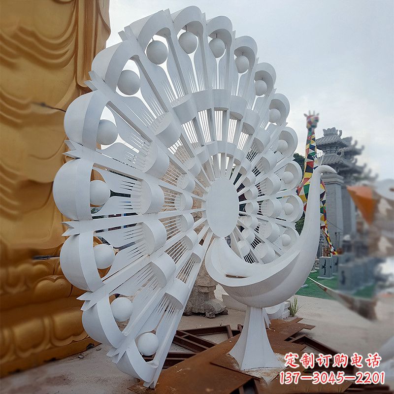 南京不锈钢孔雀雕塑精美雕刻的艺术精品