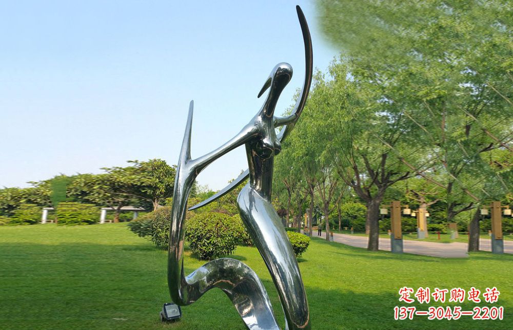 南京不锈钢抽象美女公园雕塑