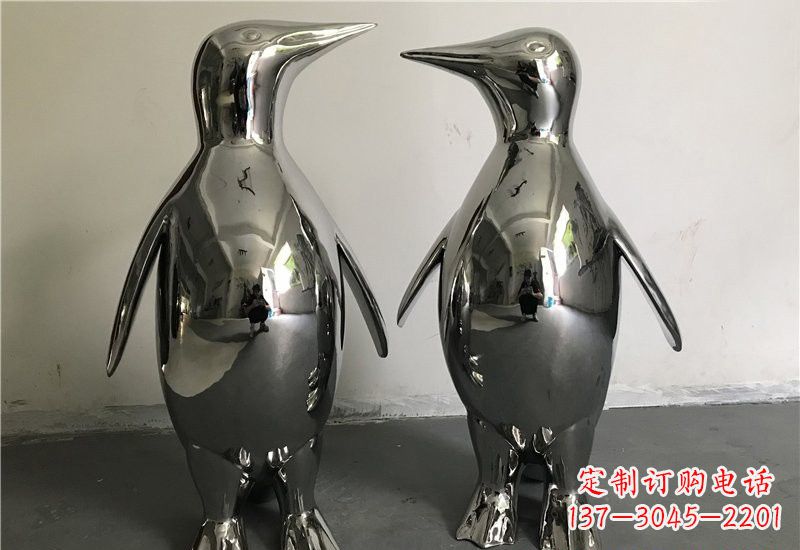 南京企鹅雕塑以不锈钢赋予生命