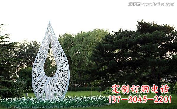 南京流动的美丽——不锈钢水滴雕塑