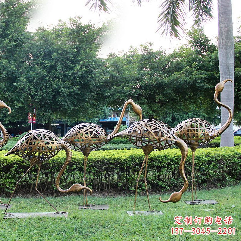 南京不锈钢仙鹤雕塑摆件美丽的园林装饰