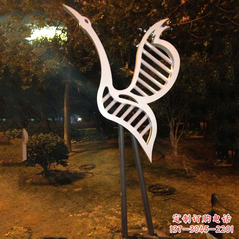 南京仙鹤雕塑精美的不锈钢制作