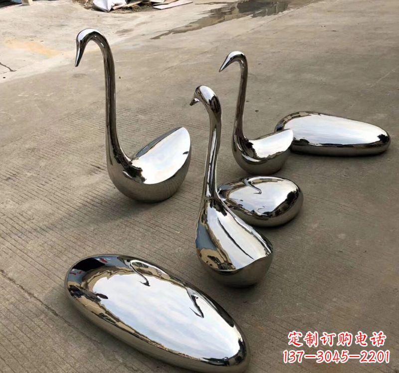 南京不锈钢仙鹤雕塑精致而古典
